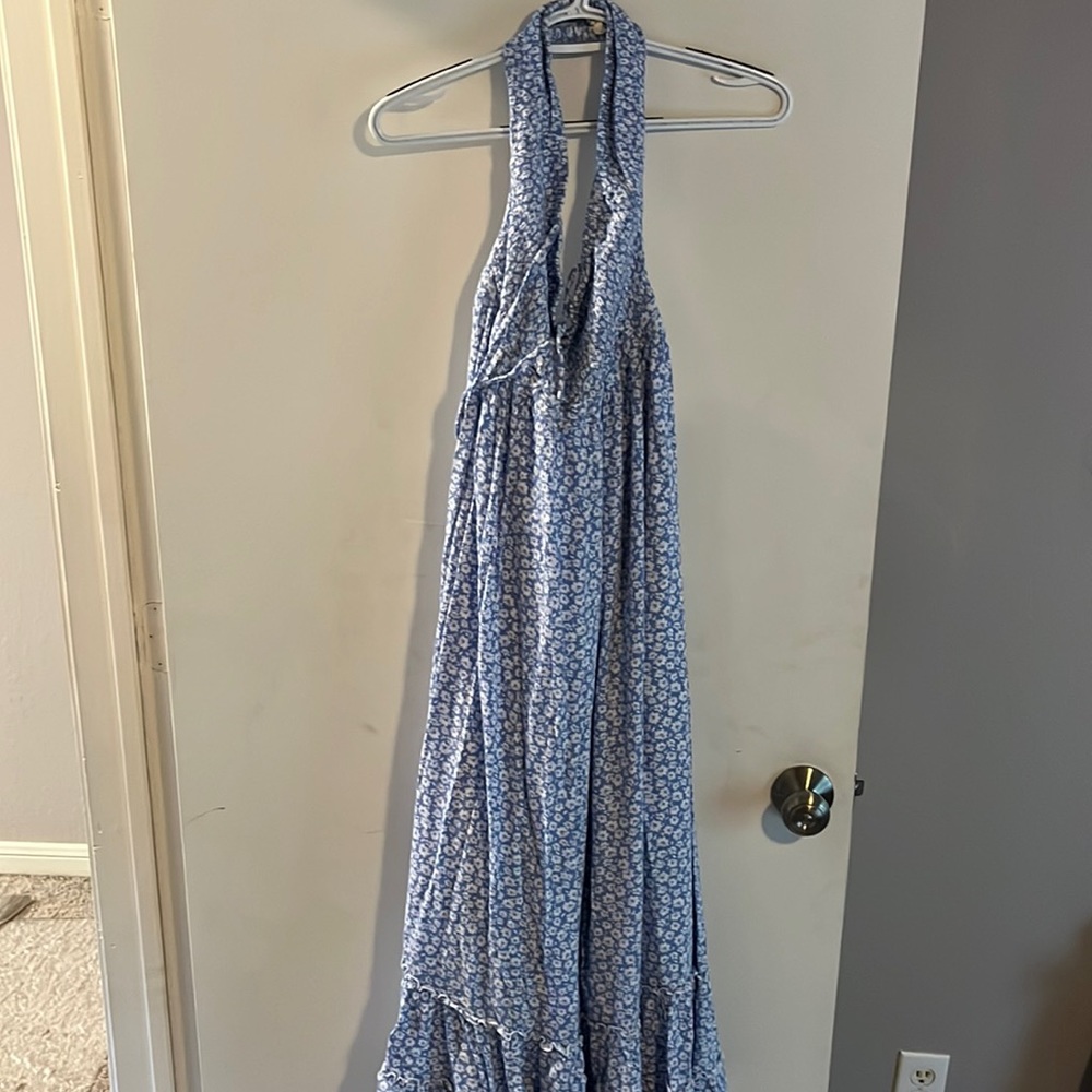 Backless sleeveless dress with flower print